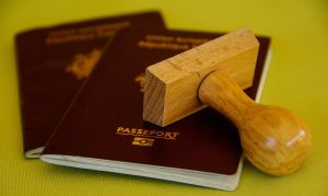 Passaportes e carimbo