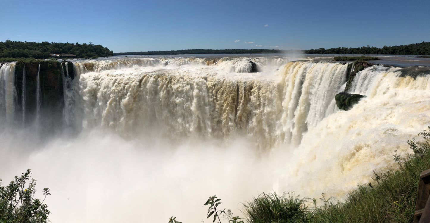 Visão da Garganta do Diabo nas Cataratas da Argentina