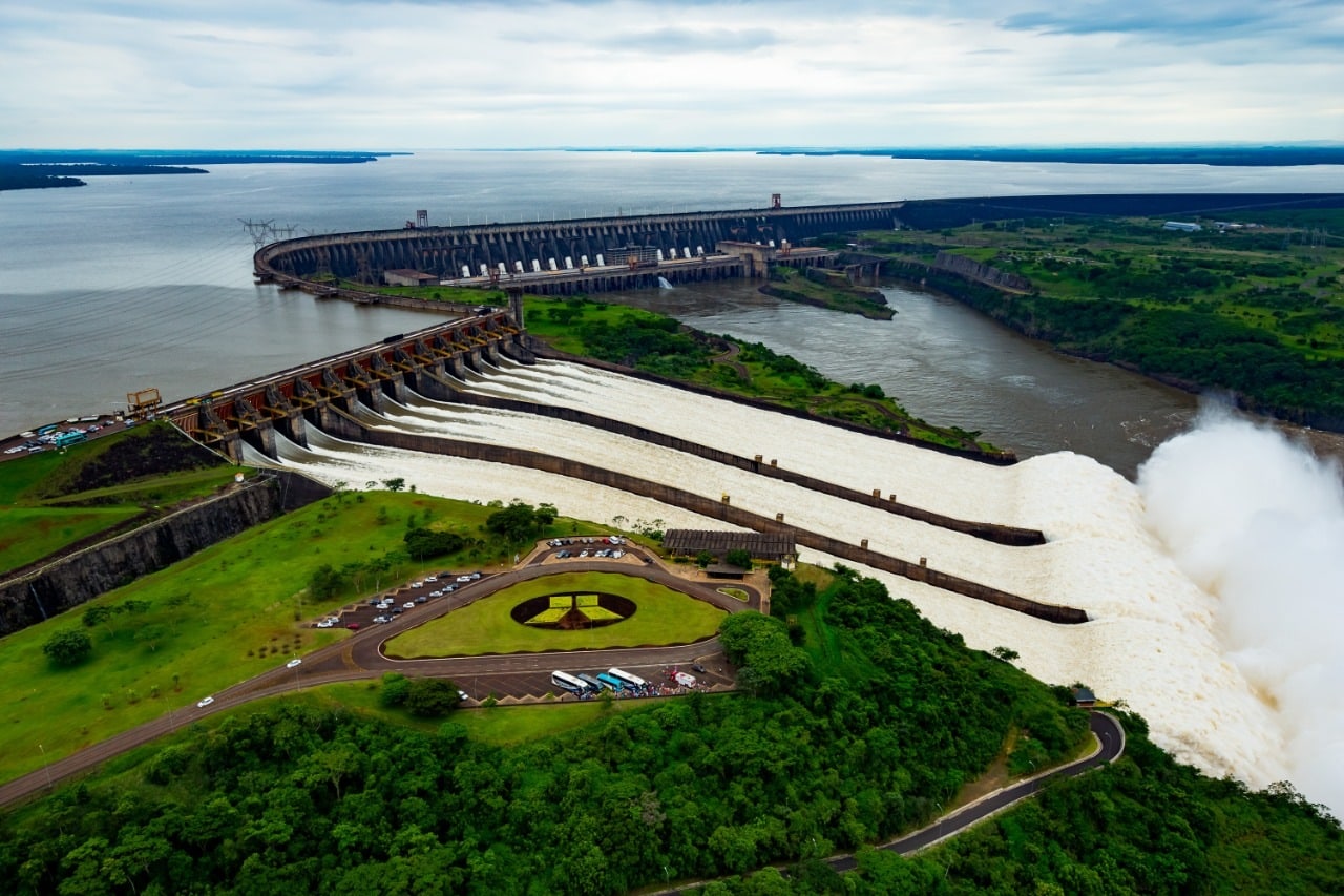 Usina de Itaipu vista de cima - Foz do Iguaçu em 1 dia