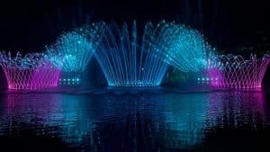 Show de água e luzes num espetáculo do Wonder Park Foz