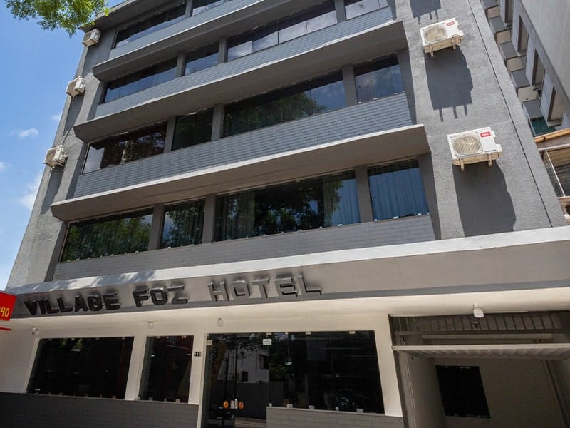 village-hotel-com-estacionamento
